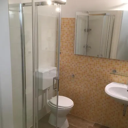 Alloggio per agriturismo G.gartroz *